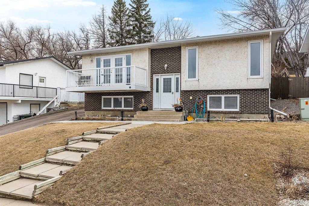 7 Valleyview Drive Sw, Medicine Hat, AB - Outdoor