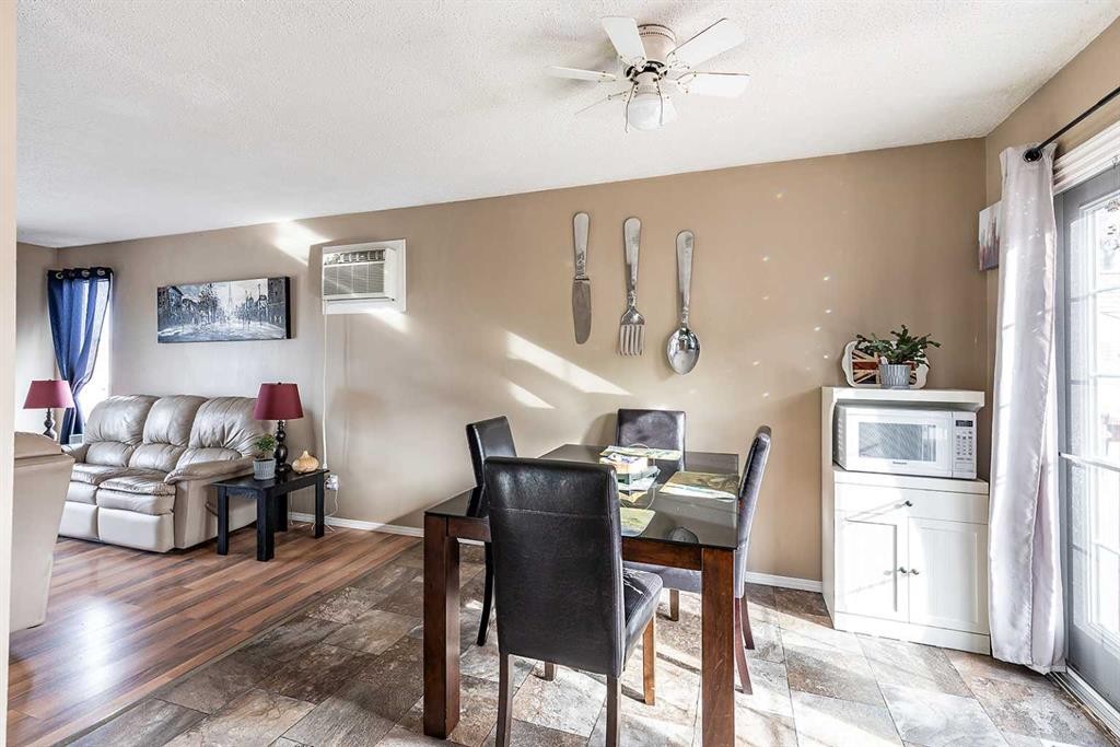 7 Valleyview Drive Sw, Medicine Hat, AB - Indoor Photo Showing Dining Room