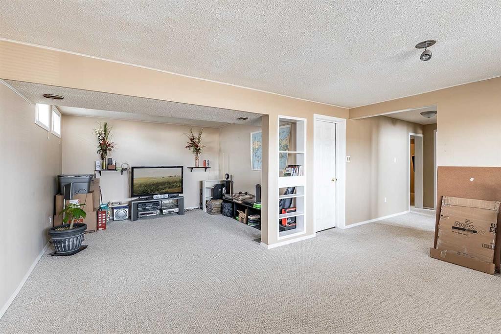 7 Valleyview Drive Sw, Medicine Hat, AB - Indoor
