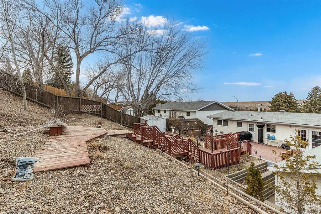 7 Valleyview Drive Sw, Medicine Hat, AB - Outdoor