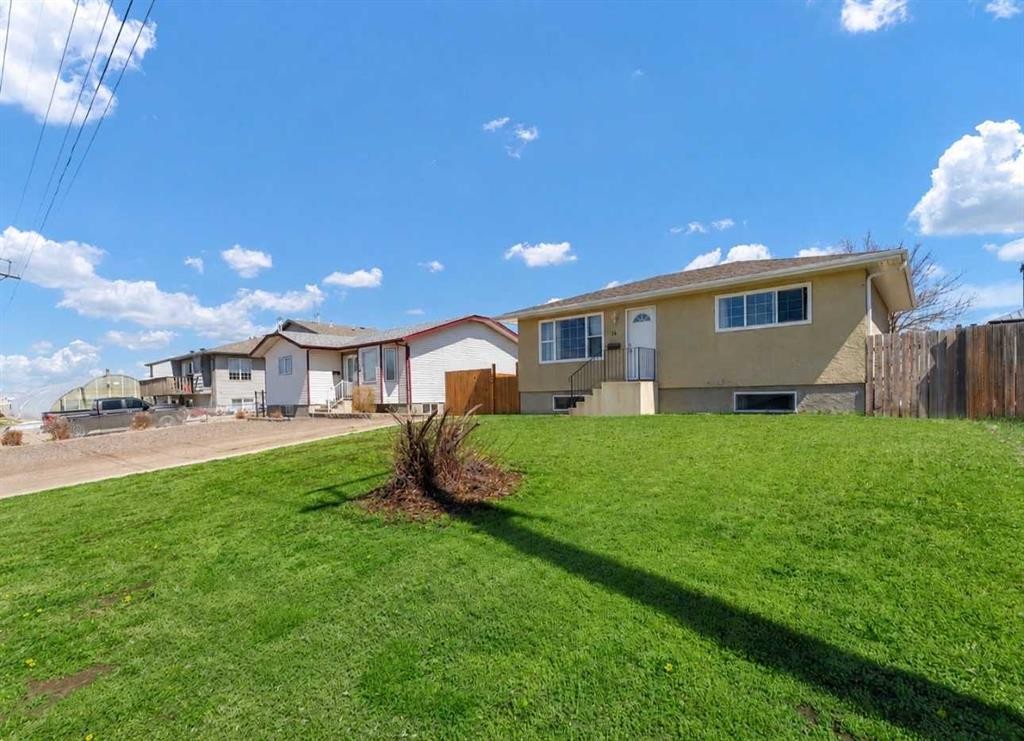 14 1 Street Ne, Redcliff, AB