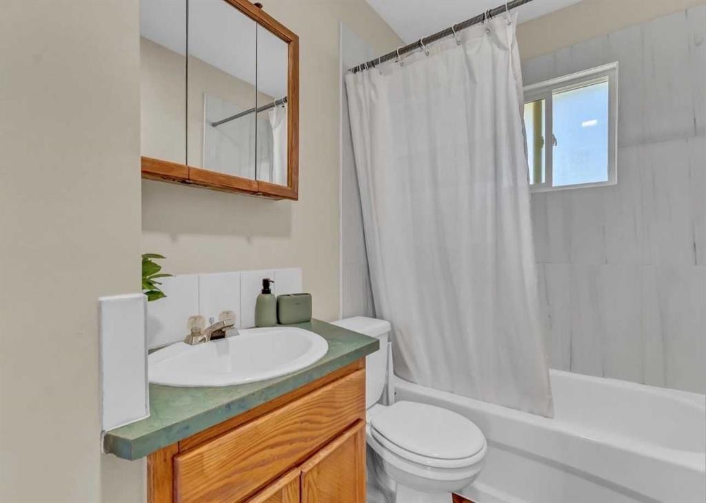 14 1 Street Ne, Redcliff, AB