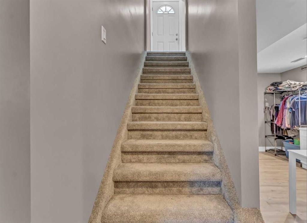 14 1 Street Ne, Redcliff, AB
