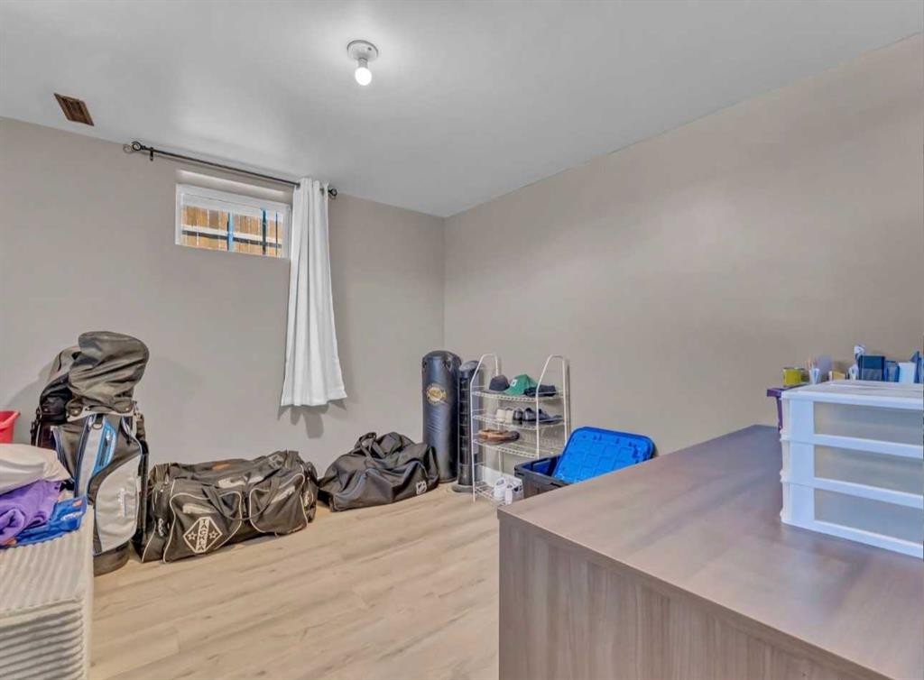 14 1 Street Ne, Redcliff, AB