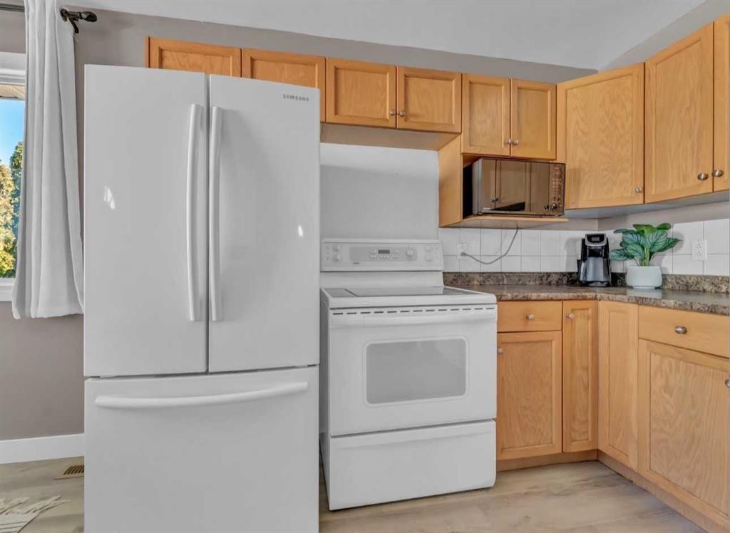14 1 Street Ne, Redcliff, AB