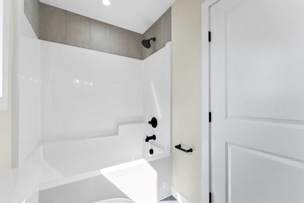 34-12320 Range Road 72, Rural Cypress County, AB - Indoor Photo Showing Bathroom