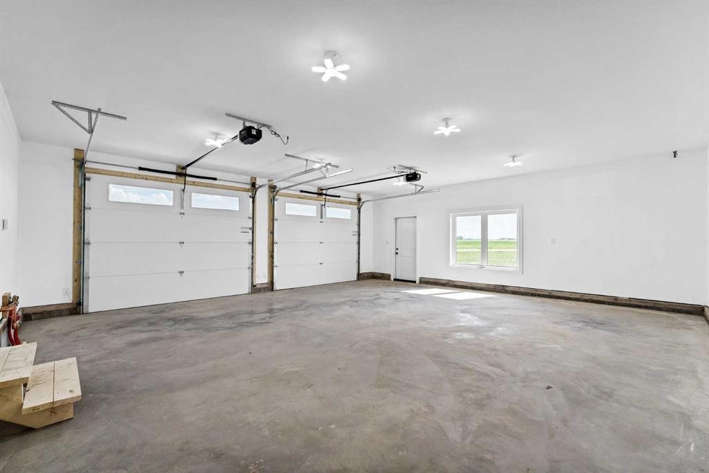 34-12320 Range Road 72, Rural Cypress County, AB - Indoor Photo Showing Garage