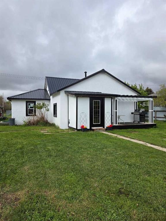 206 1 Avenue East, Foremost, AB - Outdoor