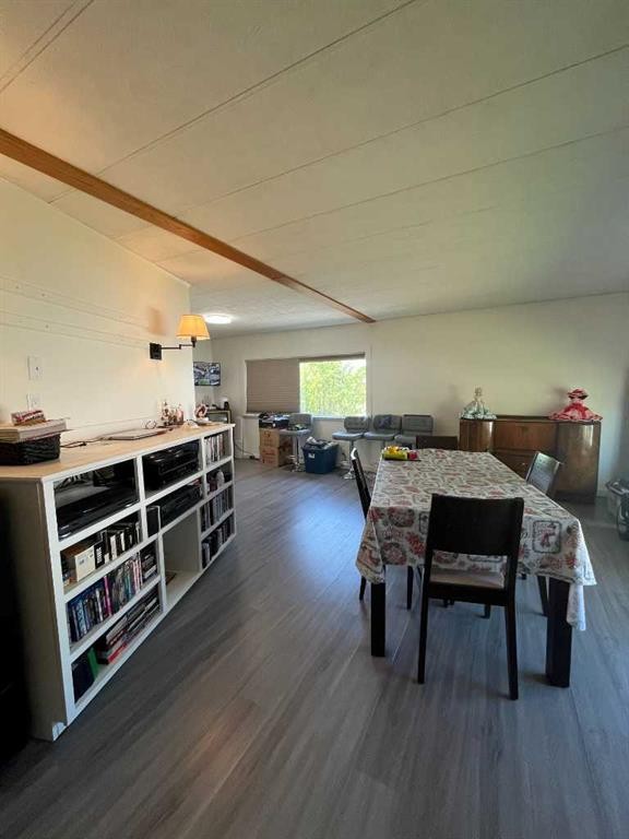204 6 Street, Suffield, AB - Indoor