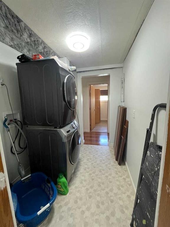 204 6 Street, Suffield, AB - Indoor Photo Showing Laundry Room