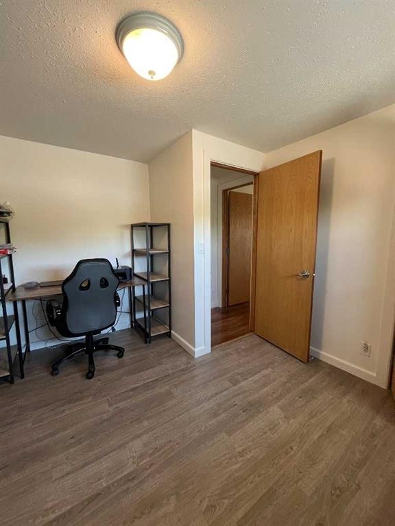 204 6 Street, Suffield, AB - Indoor