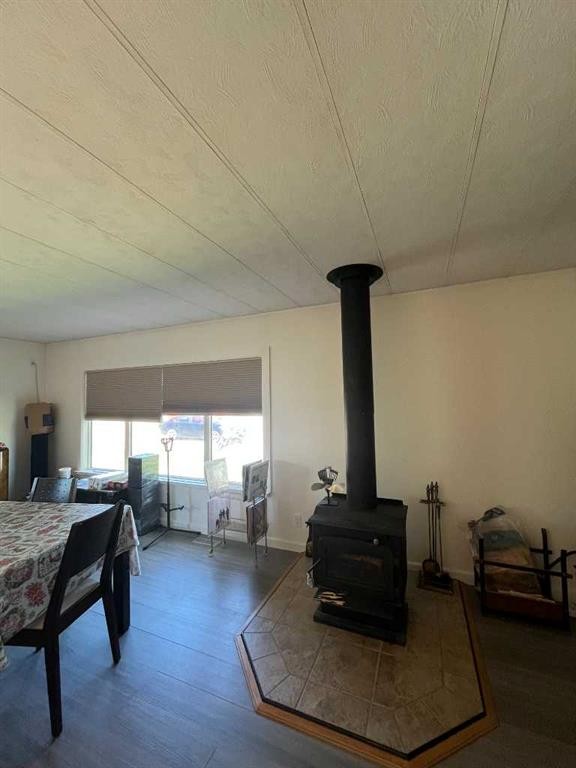 204 6 Street, Suffield, AB - Indoor