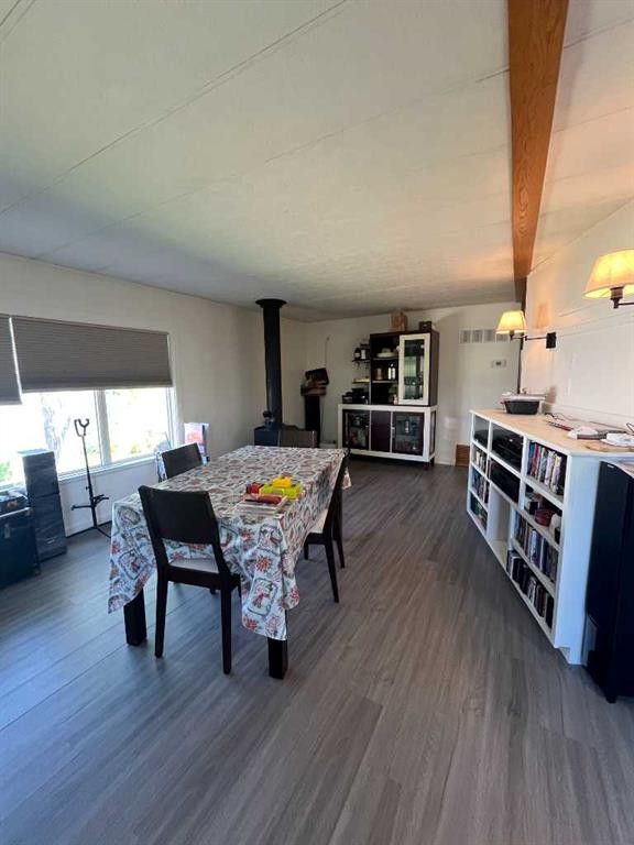 204 6 Street, Suffield, AB - Indoor
