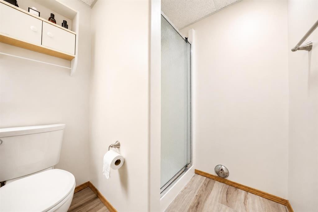79 Henderson Court Ne, Medicine Hat, AB - Indoor Photo Showing Bathroom