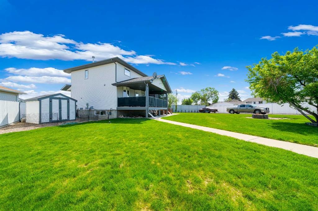 79 Henderson Court Ne, Medicine Hat, AB - Outdoor