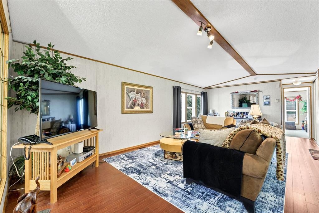 20 Josephine Avenue Sw, Redcliff, AB - Indoor Photo Showing Other Room