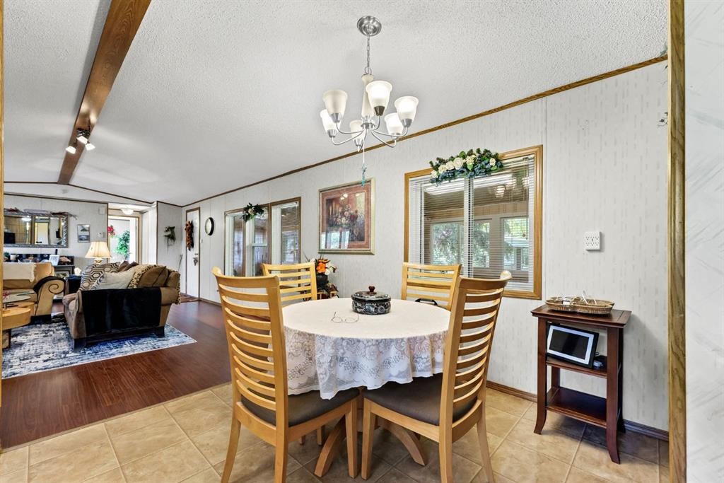 20 Josephine Avenue Sw, Redcliff, AB - Indoor Photo Showing Dining Room