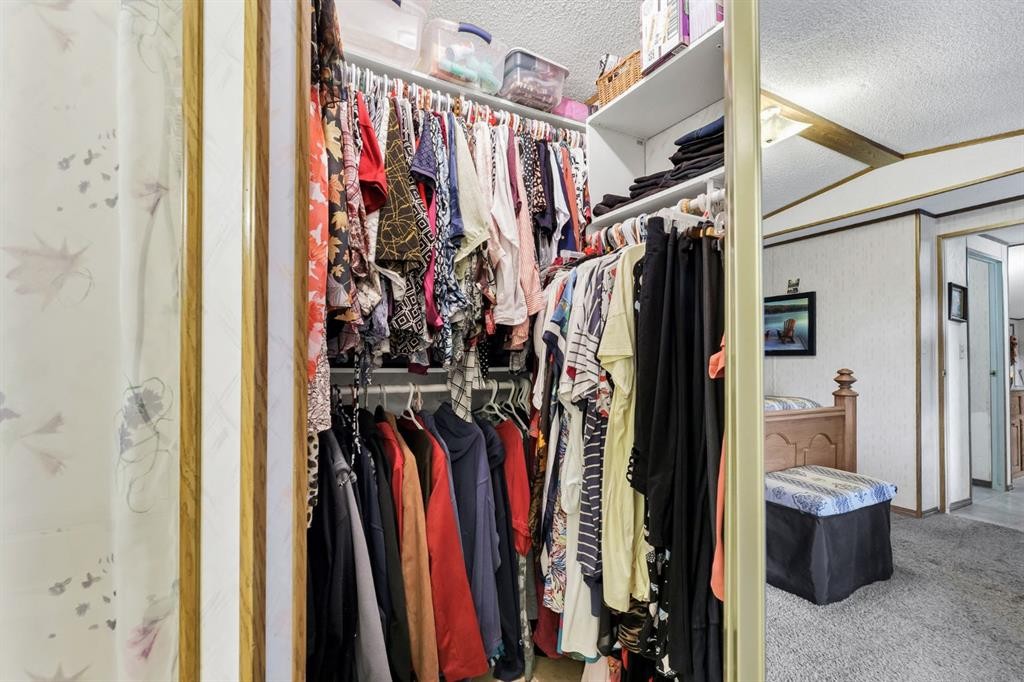 20 Josephine Avenue Sw, Redcliff, AB - Indoor With Storage