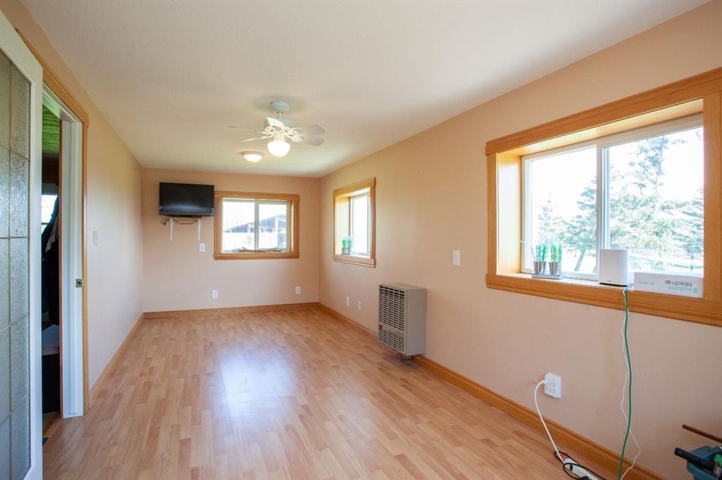 140014 Township Road 150, Rolling Hills, AB - Indoor Photo Showing Other Room