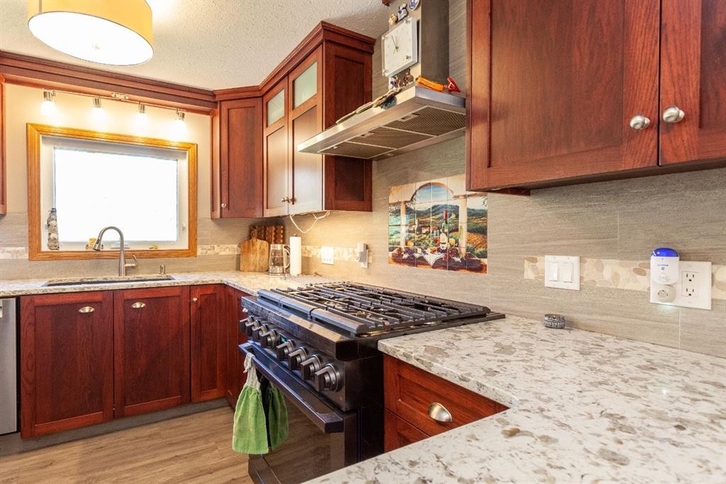 140014 Township Road 150, Rolling Hills, AB - Indoor Photo Showing Kitchen