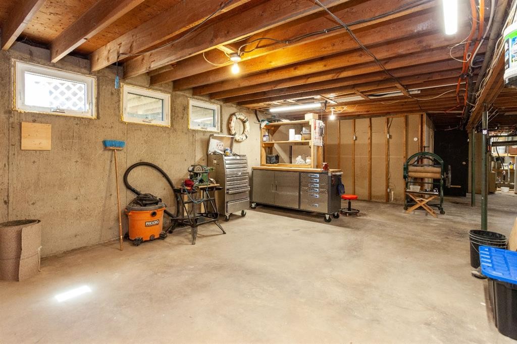 140014 Township Road 150, Rolling Hills, AB - Indoor Photo Showing Basement