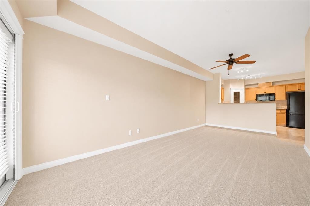327-201 River Ridge Drive Nw, Medicine Hat, AB - Indoor