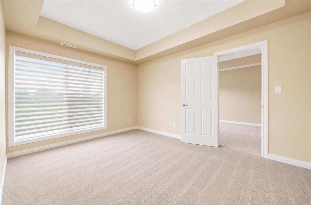 327-201 River Ridge Drive Nw, Medicine Hat, AB - Indoor Photo Showing Other Room