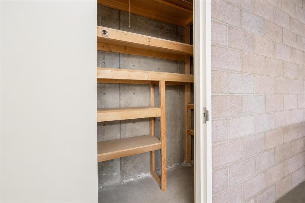 327-201 River Ridge Drive Nw, Medicine Hat, AB - Indoor