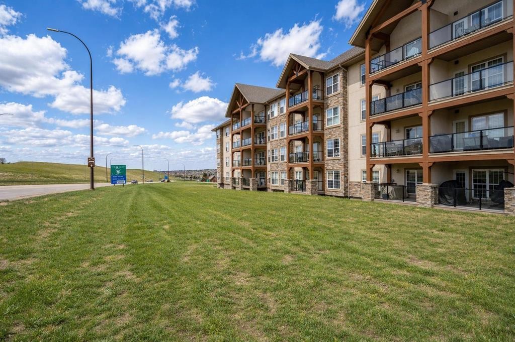 327-201 River Ridge Drive Nw, Medicine Hat, AB - Outdoor
