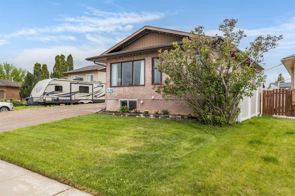 910 7 Street Se, Redcliff, AB