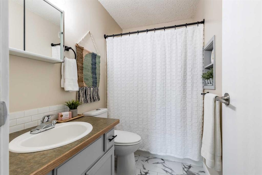 910 7 Street Se, Redcliff, AB