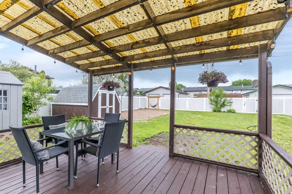 910 7 Street Se, Redcliff, AB