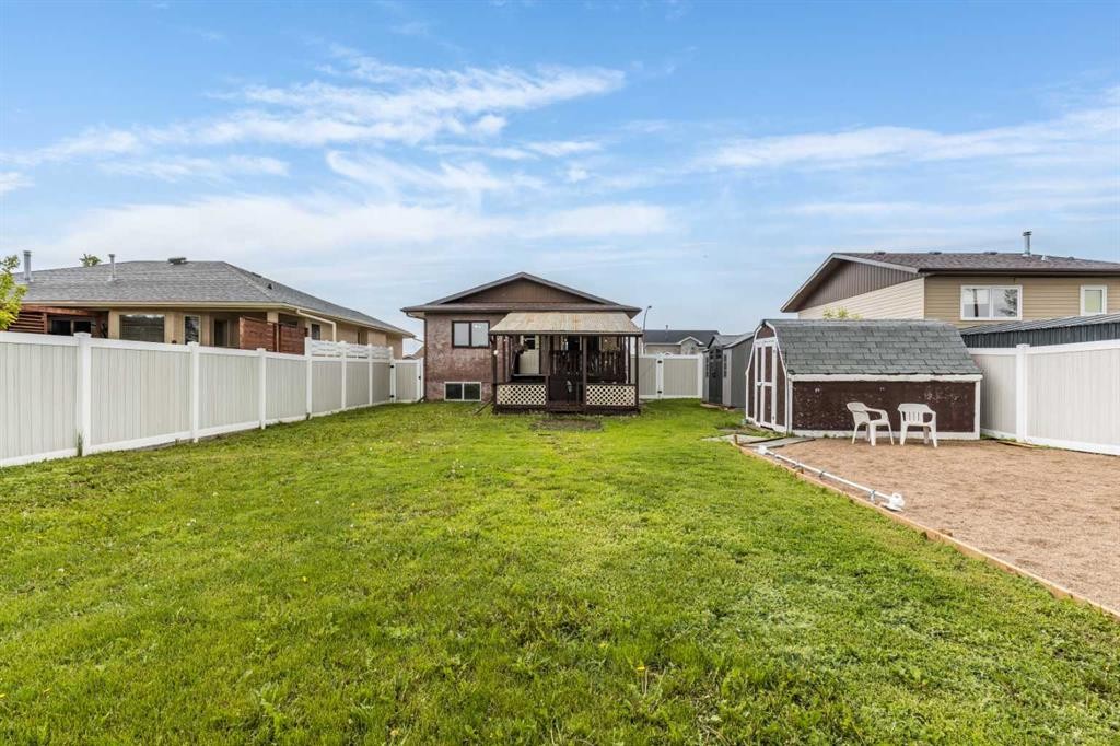 910 7 Street Se, Redcliff, AB
