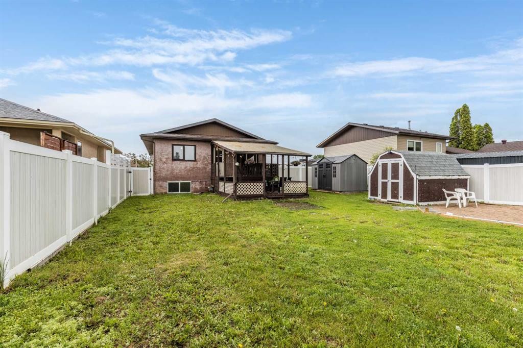 910 7 Street Se, Redcliff, AB