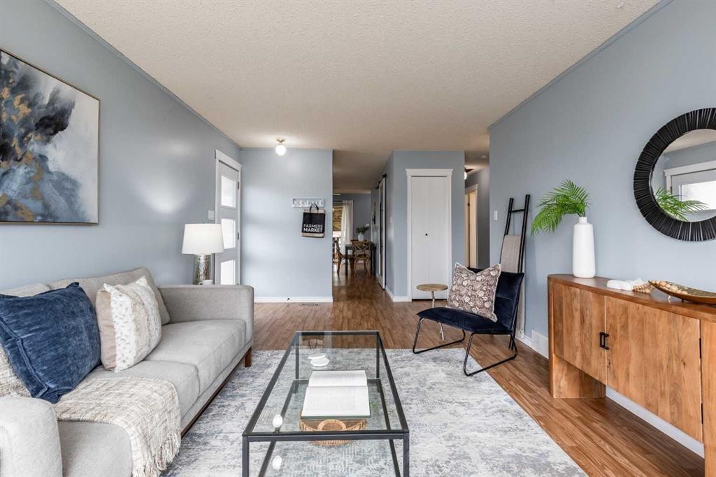 910 7 Street Se, Redcliff, AB