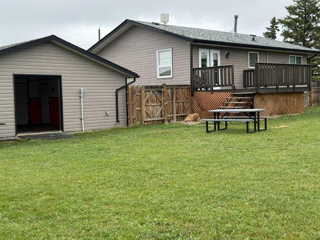 302 5 Avenue West, Burdett, AB