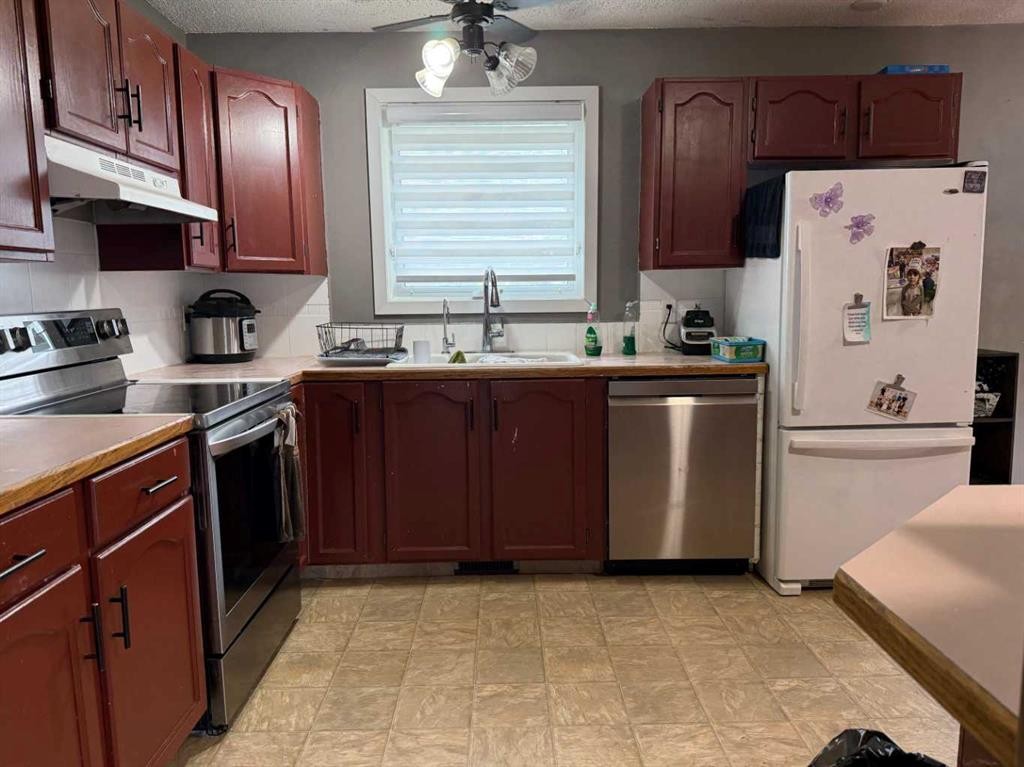 302 5 Avenue West, Burdett, AB