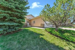 93 Park Meadows Court SEMedicine Hat, AB T1B 4C3