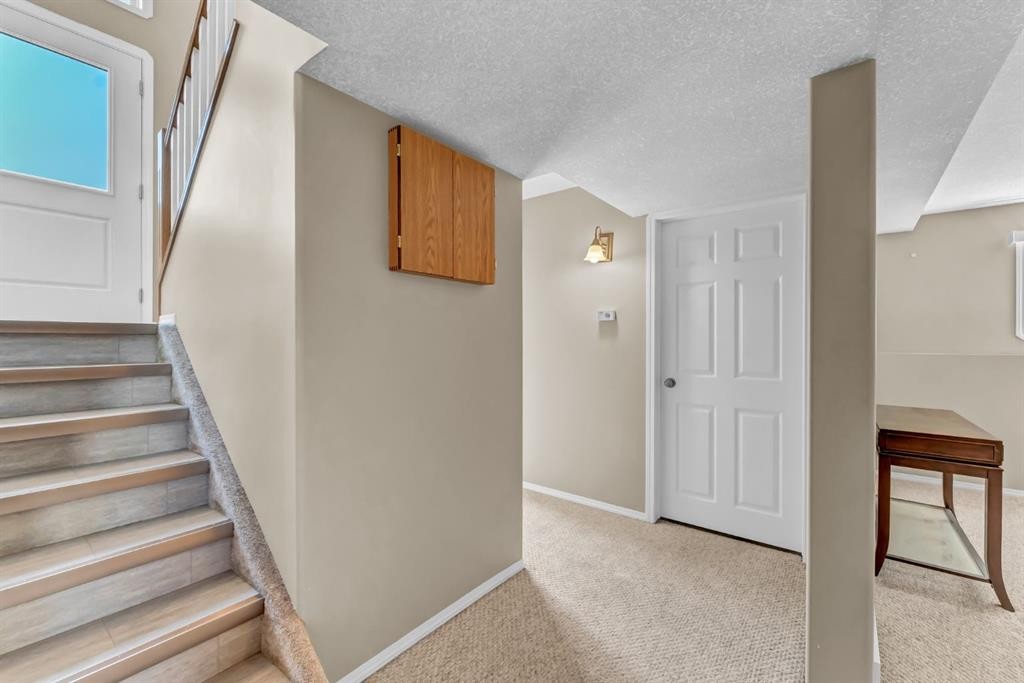 970 Kipling Crescent Sw, Redcliff, AB - Indoor Photo Showing Other Room