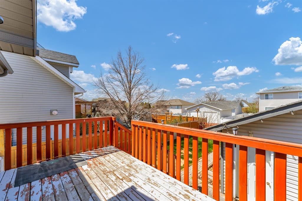 970 Kipling Crescent Sw, Redcliff, AB - Outdoor With Deck Patio Veranda With Exterior