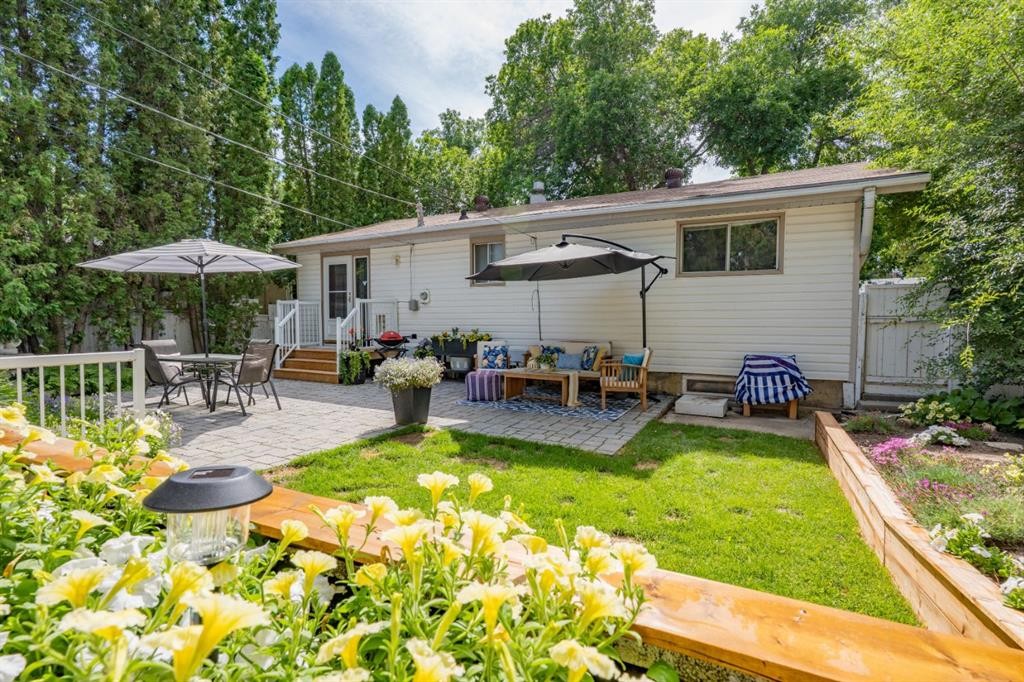 2339 20 Avenue Se, Medicine Hat, AB - Outdoor With Deck Patio Veranda