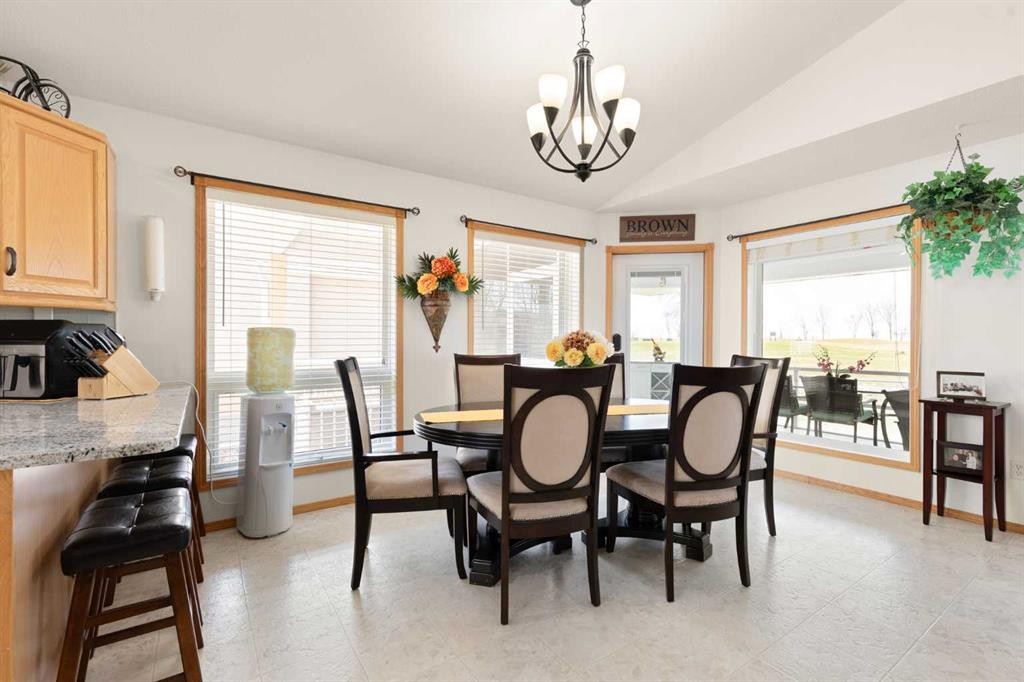 18 Riverview Drive Se, Redcliff, AB