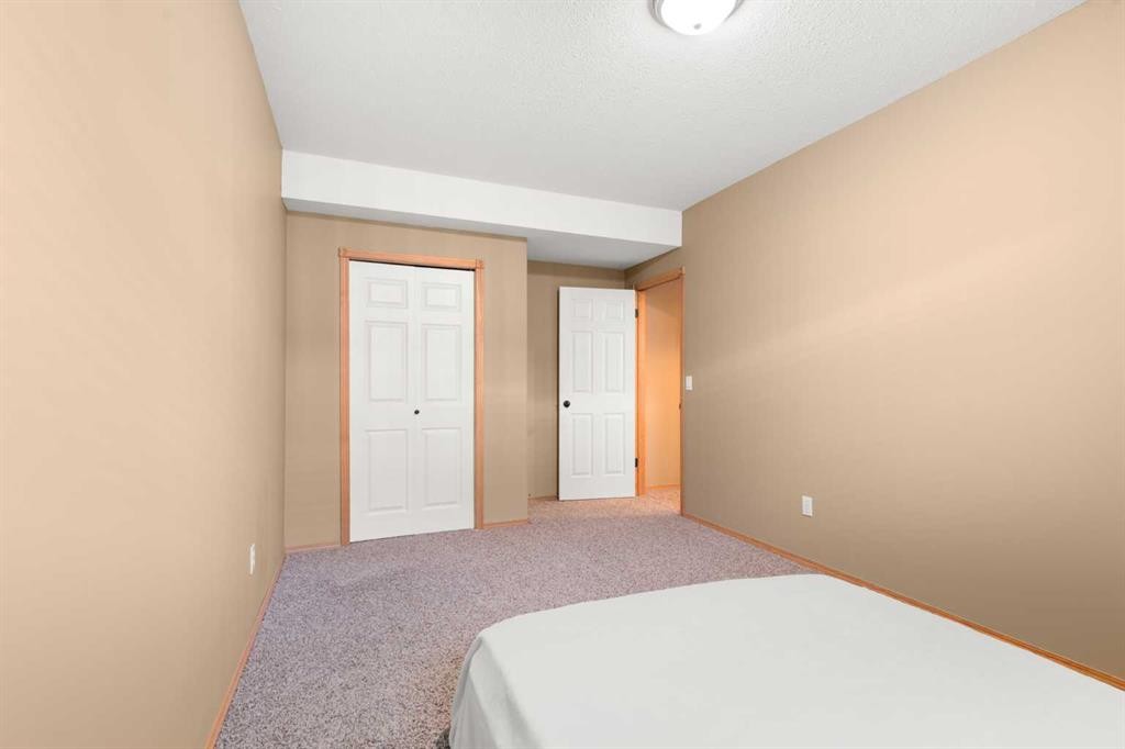 18 Riverview Drive Se, Redcliff, AB