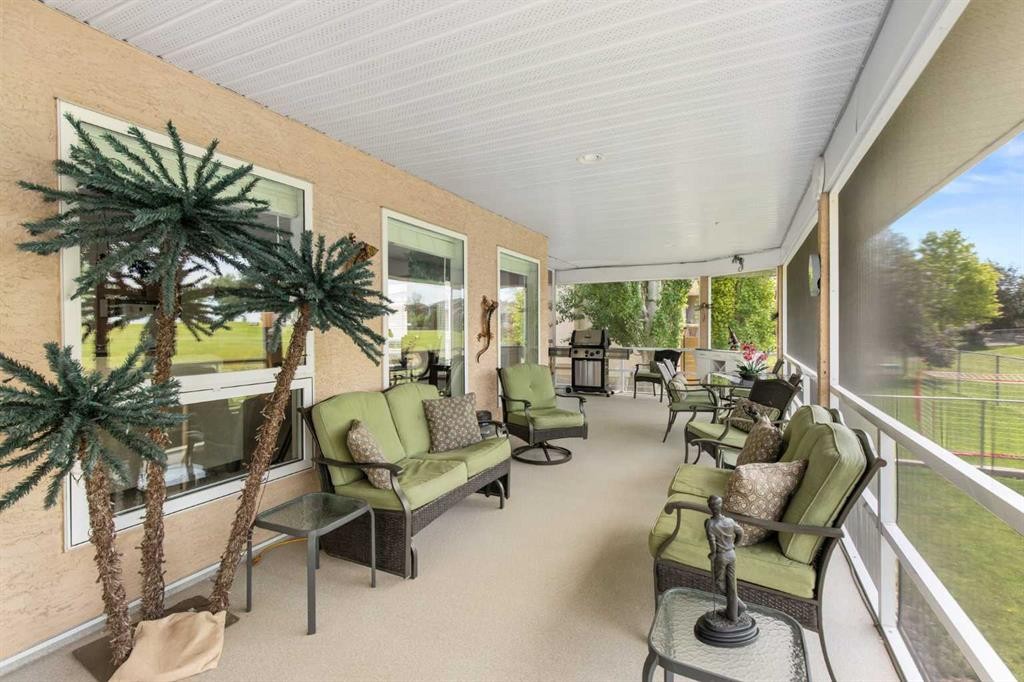 18 Riverview Drive Se, Redcliff, AB