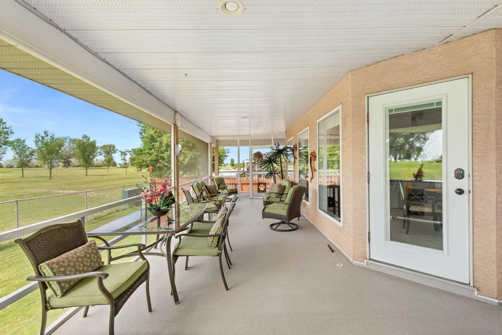 18 Riverview Drive Se, Redcliff, AB