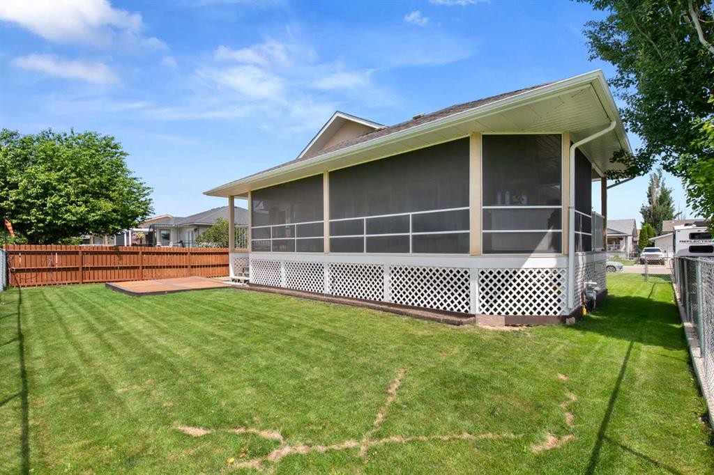 18 Riverview Drive Se, Redcliff, AB