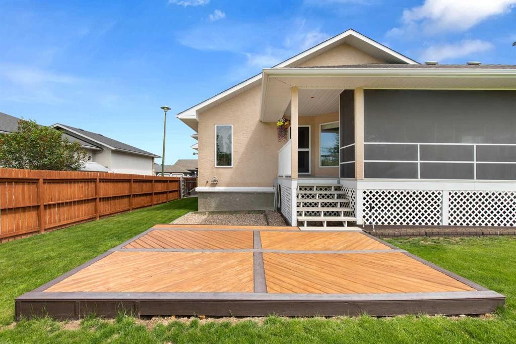 18 Riverview Drive Se, Redcliff, AB