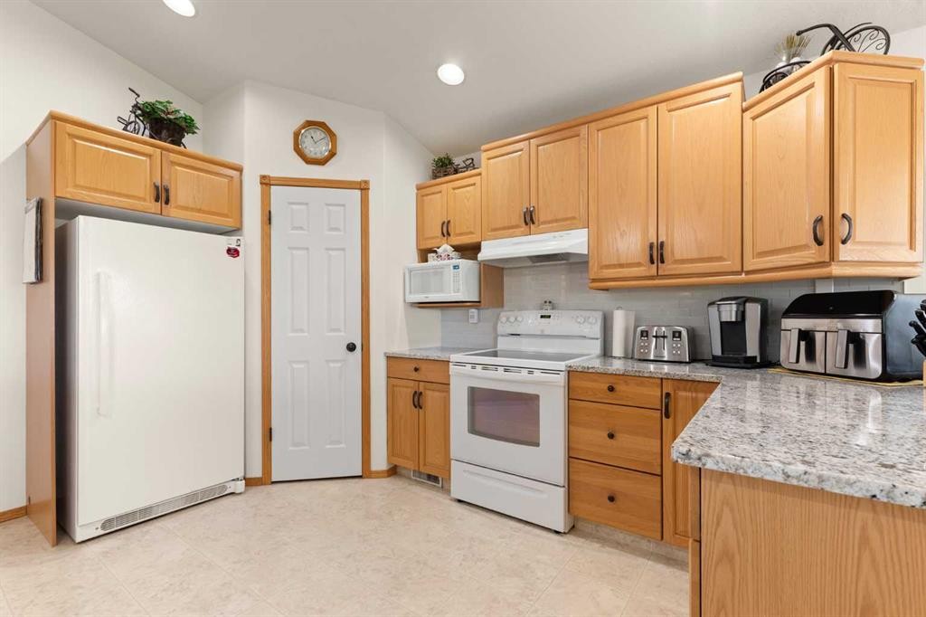 18 Riverview Drive Se, Redcliff, AB
