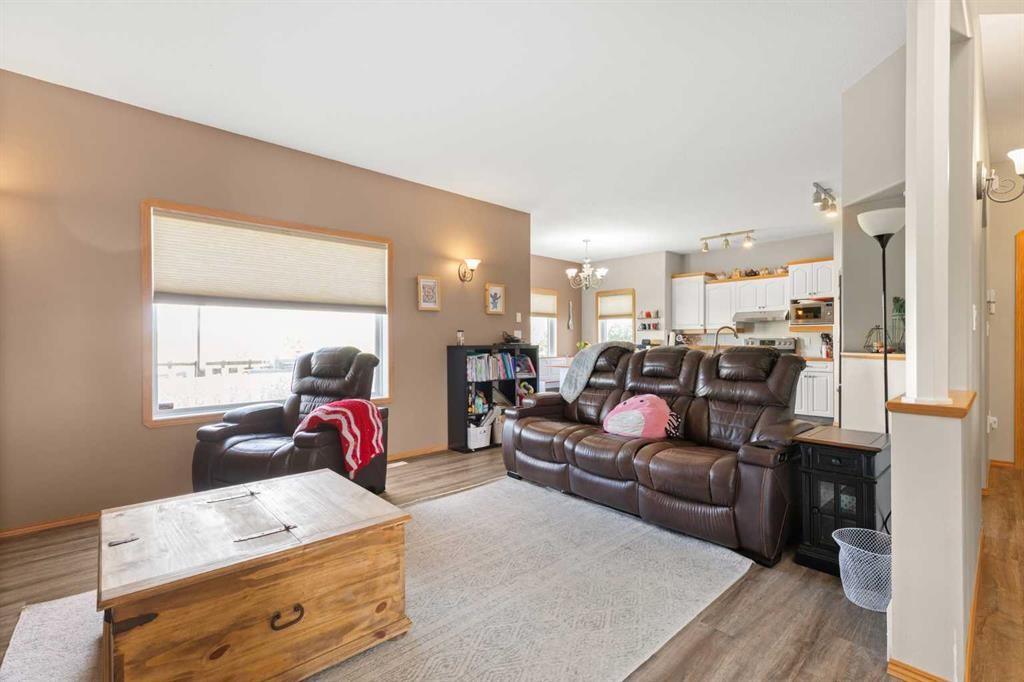 930 Kipling Crescent Sw, Redcliff, AB