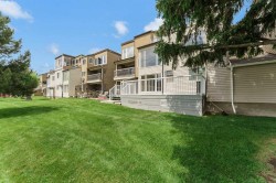 105-1051 3 Street NWMedicine Hat, AB T1A 7Y4